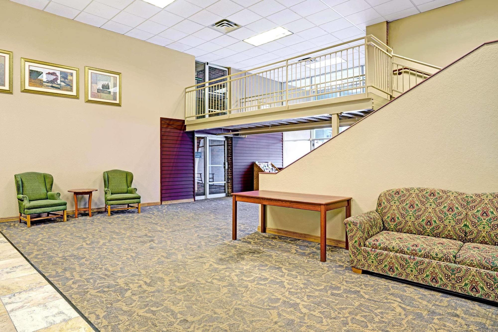 Days Inn By Wyndham Bloomington West Exteriér fotografie