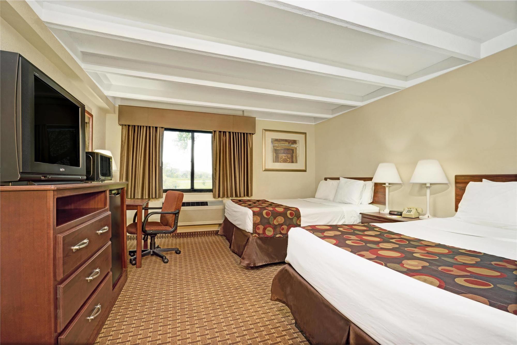 Days Inn By Wyndham Bloomington West Exteriér fotografie